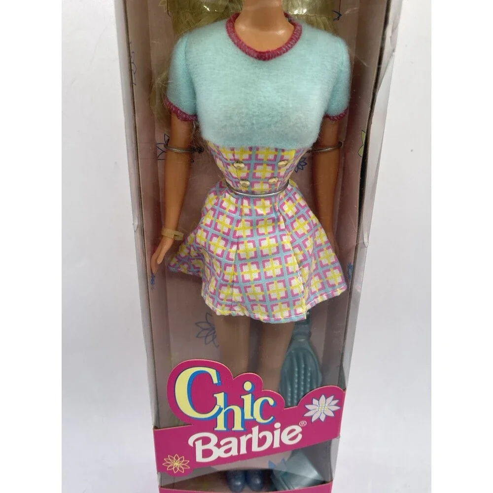 VTG Barbie Chic Barbie Doll 1997 # 18218 Mattel With Brush & Bag SEALED NEW